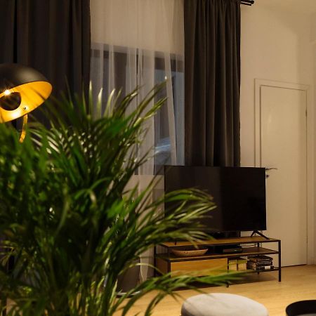 Bright 3Br Flat - Top Location - Green View Balcony Bucharest Exterior photo